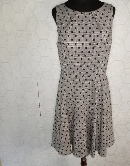 ELLE Plaid polka-dot flare dress in gray/black - Picture 11 of 16